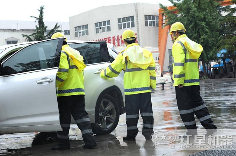 售后人員前往客戶現場